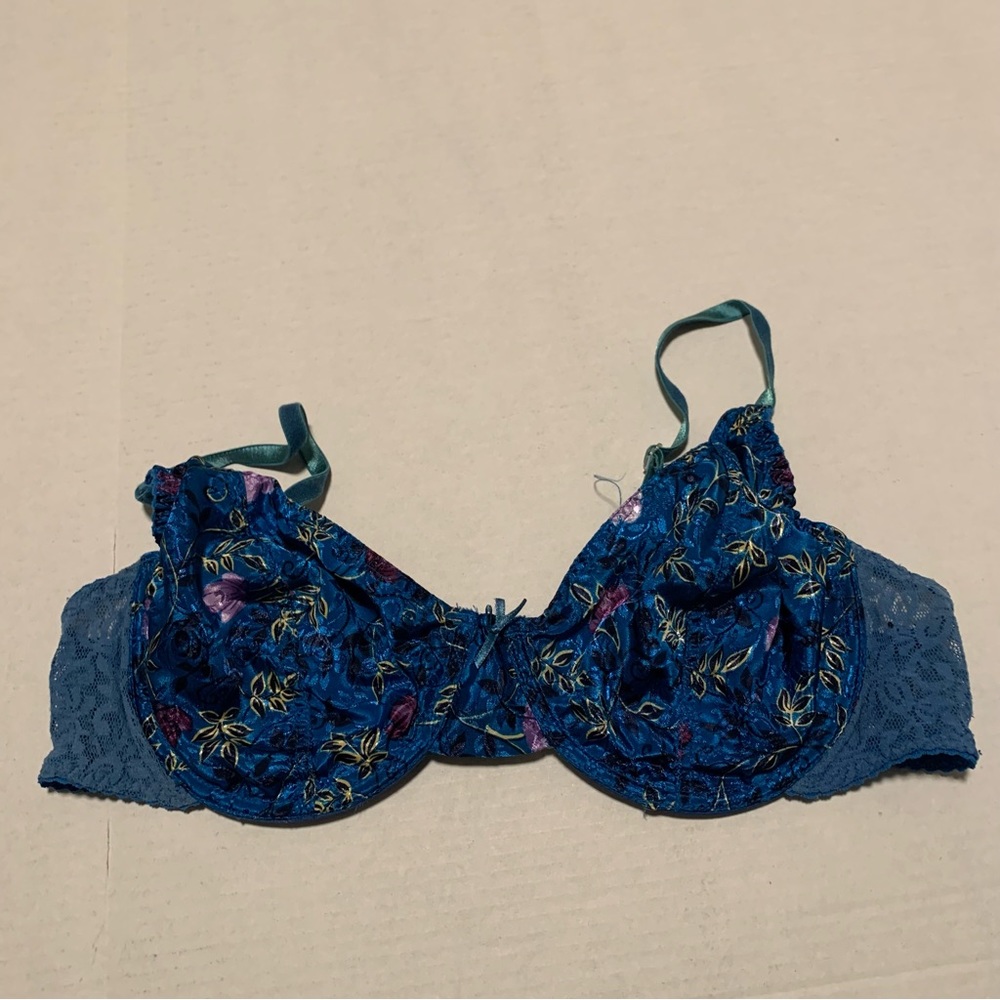 Vintage Secret Treasures No Padding Underwire Bra Size 38B